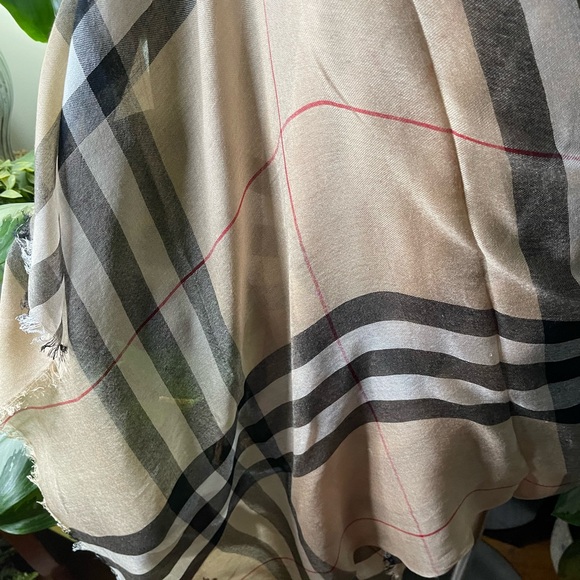 Burberry Cashmere Wrap/Shawl Scarf. - Picture 7 of 15